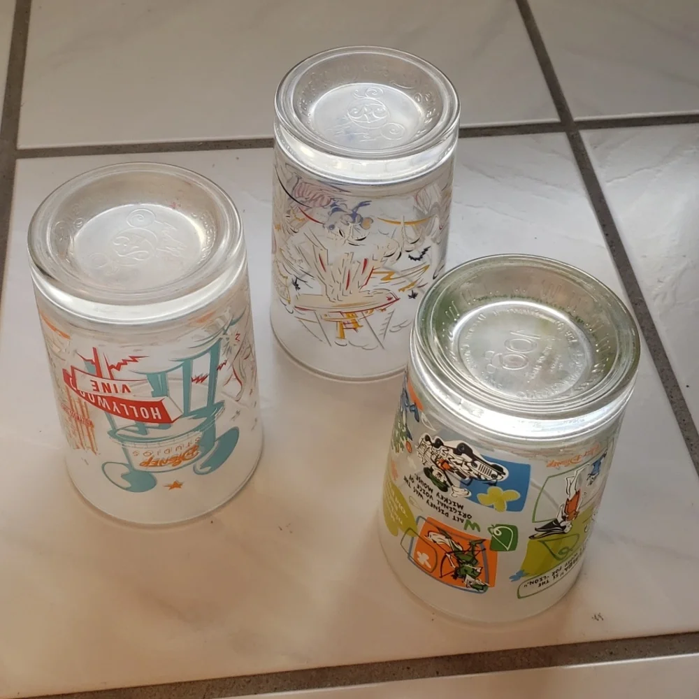 Vintage rare hard to find set of McDonalds Disney years of magic tumblers (3) - Picture 4 of 8